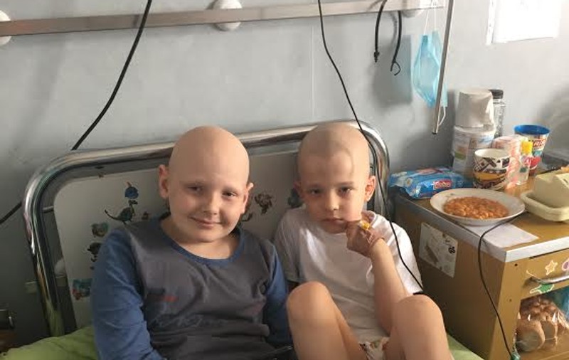 Se pregătește să plece acasă după un an petrecut în spital