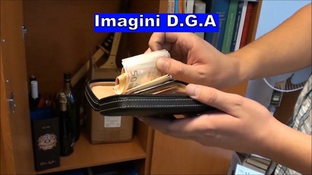 O parte din banii din șpagă găsiți în timpul flagrantului delict