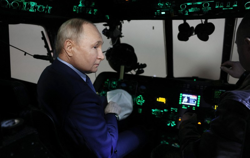 Putin spune că Rusia nu va ataca NATO, dar va doborî avioanele F-16 date Ucrainei: Dacă sunt utilizate din țări terțe, devin ținte legitime