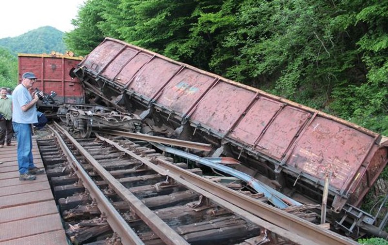 Un tren a deraiat în Bistriţa-Năsăud