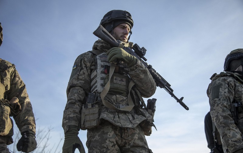 Washingtonul îşi va extinde programul de instruire a militarilor ucraineni