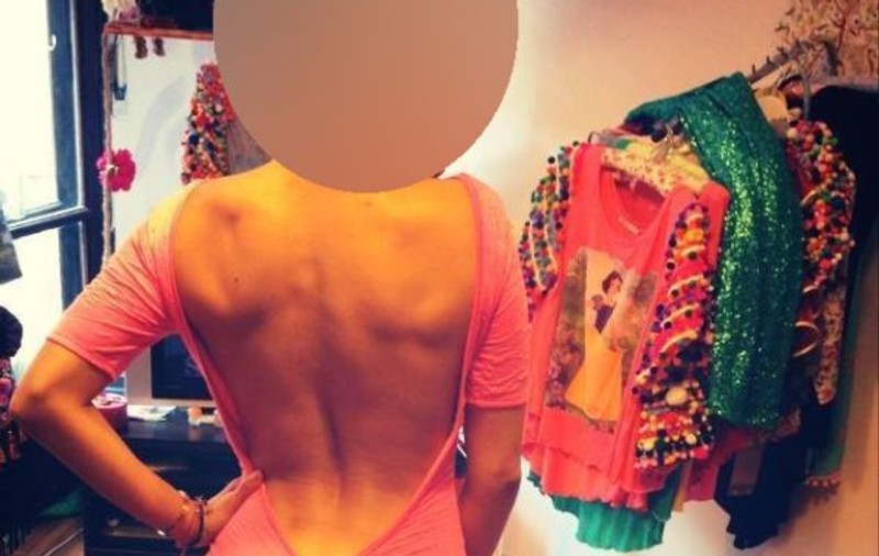 Ce VEDETĂ DE LA NOI crezi că are ACEST POSTERIOR DEMENŢIAL? | FOTO