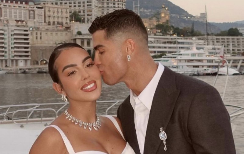 Motivul pentru care Cristiano Ronaldo și Georgina Rodriguez s-au căsătorit în secret, în sufrageria casei din Portugalia. Detalii din ziua nunții