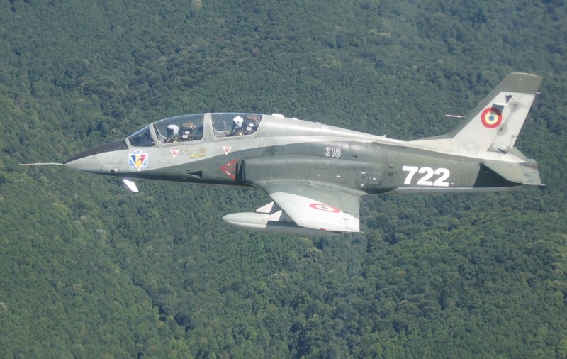 Cum arată modelul IAR 99 Şoim, avionul care s-a prăbușit la Bacău (GALERIE FOTO)