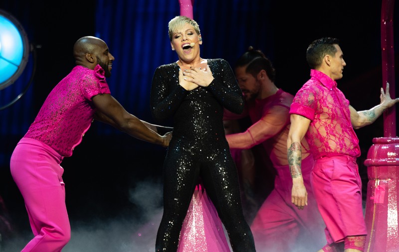 Pink a fost externată și acum se recuperează acasă. Când va relua concertele