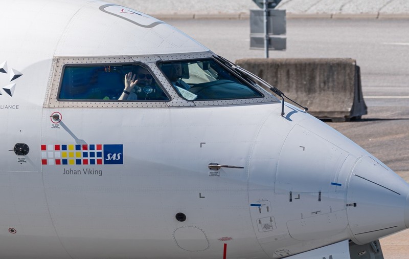 Un avion care zbura de la Oslo spre Malaga a aterizat de urgență, după ce un șoarece a sărit din mâncarea primită de o pasageră