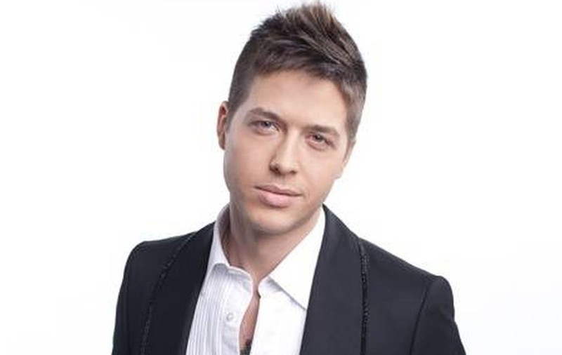 MAI RĂU CA O FATĂ! Jorge petrece ORE BUNE LA MACHIAJ