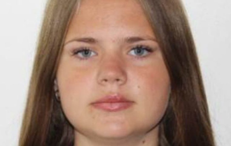 O adolescentă din Buzău care a fugit de acasă cu un băiat cunoscut pe Facebook e de negăsit, de trei zile. Alertă de dispariție de la Poliție