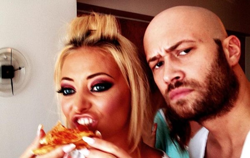 N-are treabă, Delia a mâncat pizza în ziua nunţii! BONUS: Uite ce frumos e machiată! | FOTO