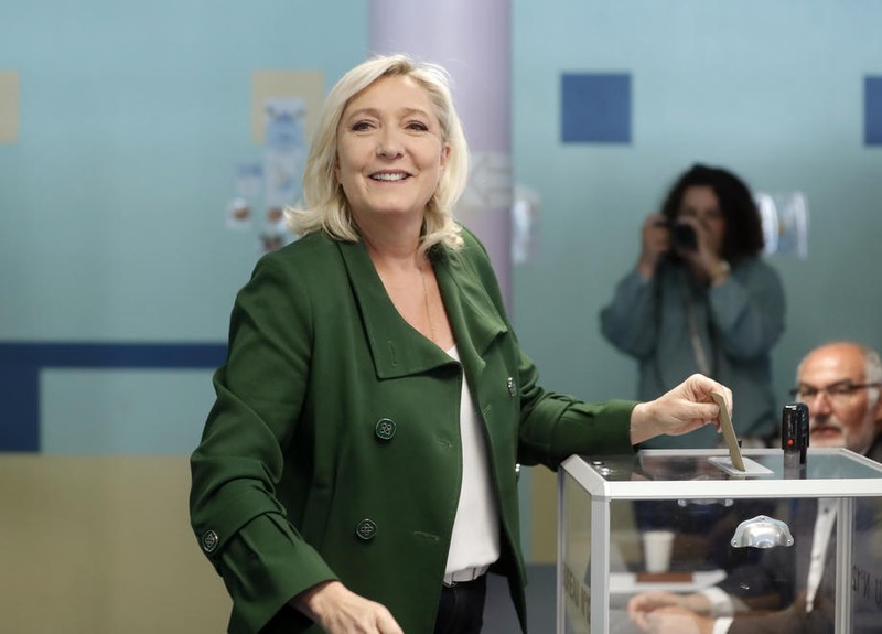 Marine Le Pen, la vot (Foto EPA)