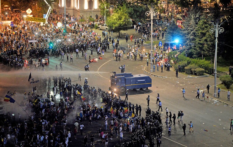 Protestele de la 10 august: nici lovitură de stat, nici diversiune. Dosarul a fost clasat, dar vor fi cercetate unele abuzuri ale jandarmilor