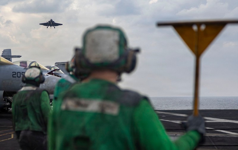 Armata americană a doborât o dronă iraniană: „S-a apropiat în mod agresiv” de portavionul USS Abraham Lincoln