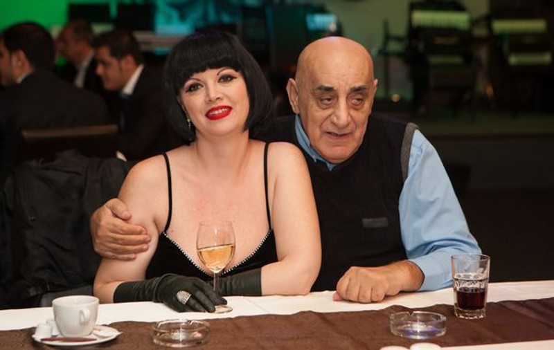 Oana Lis apare cu PERUCĂ la evenimente | FOTO
