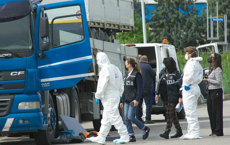 Moarte chinuitoare pentru Cornel, șoferul român de TIR găsit plin de sânge în cabină, în Italia. Ce spune autopsia