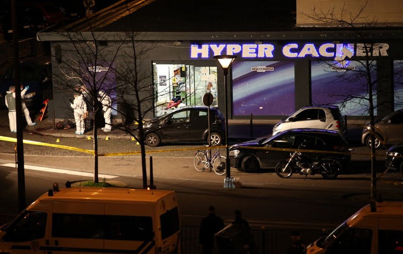 OSTATICII morți în MAGAZINUL din PARIS, UCIȘI ÎNAINTE de ASALTUL POLIȚIEI!