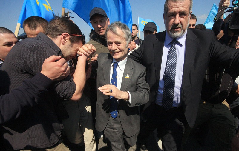 Mustafa Dzhemilev, disidentul interzis în Crimeea, care a stat 303 zile în greva foamei, povestește cum l-a refuzat pe Vladimir Putin la telefon