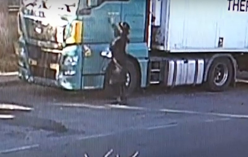 Elvețianul drogat și fără permis a încercat să fure un TIR, înainte să provoace haos pe DN1 | VIDEO