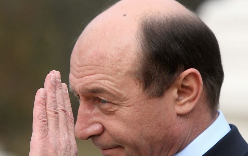 Băsescu la festivalul de la Răstoliţa