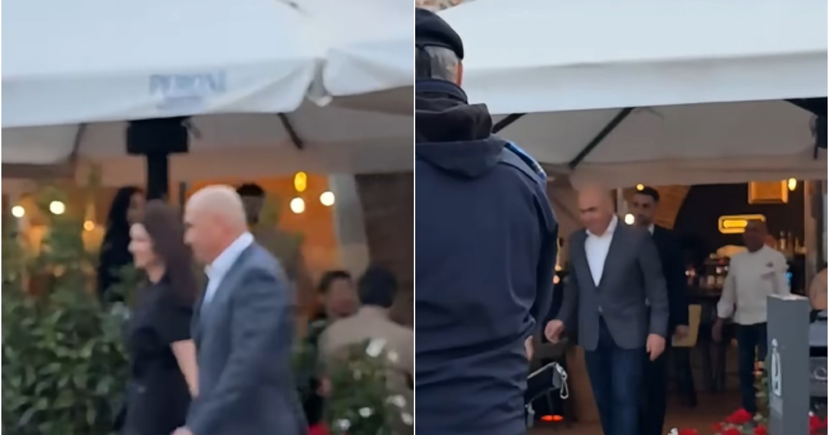 Ilie Bolojan este surprins ieșind dintr-un restaurant alături de o femeie, într-o apariție rară în spațiul public. Imaginile par realizate din exteriorul localului și surprind momentul în care cei doi părăsesc terasa, în timp ce în zonă se află mai multe persoane.