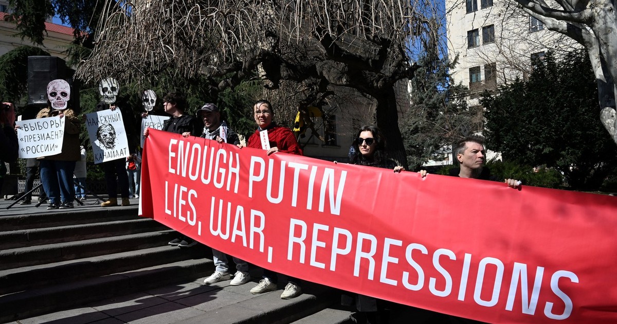 Membri ai diasporei ruse protestează față de regimul condus de Vladimir Putin Foto: Profimedia