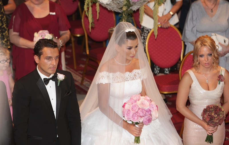 PRIMUL CADOU pe care EBA şi SYDA l-au primit la nuntă! Vezi ce i-a EMOŢIONAT PÂNĂ LA LACRIMI | FOTO