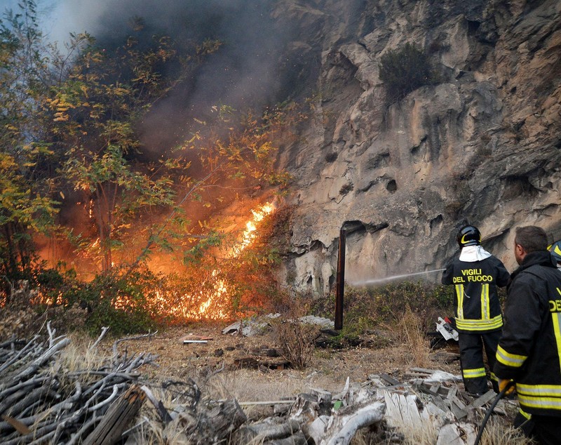 Incendii puternice în nord-estul Italiei. Peste 1.000 de oameni au fost evacuați