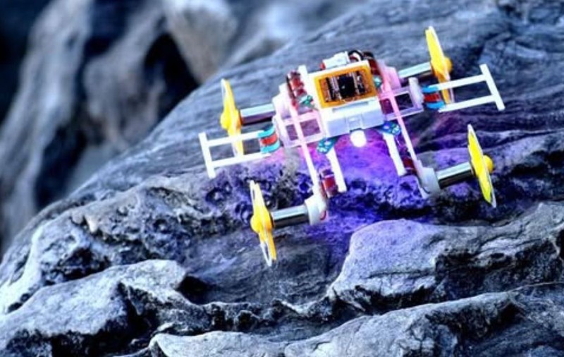 China a dezvoltat un soi de microroboți „transformers” care se leagă unul de celălalt pentru a forma un mecanism mai mare