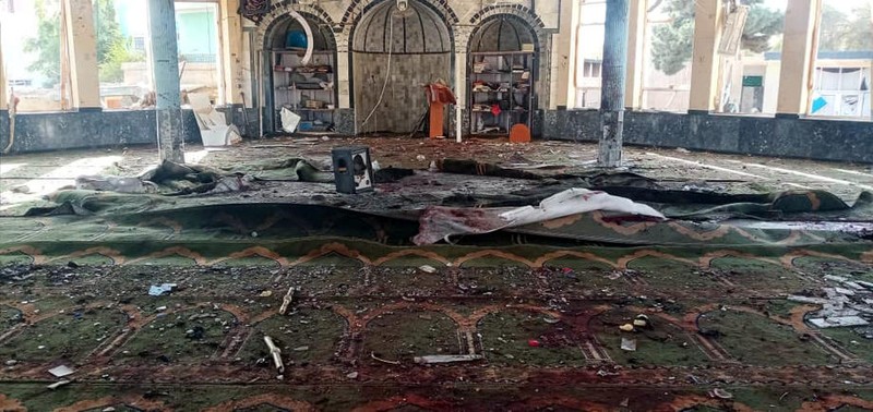 Un atacator sinucigaș s-a detonat într-o moschee din orașul afgan Kunduz (Foto EPA)