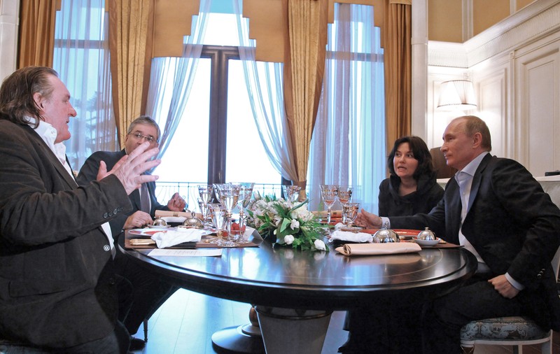 Gerard Depardieu, care l-a lăudat adesea pe Putin, denunță „excesele nebunești” ale acestuia în Ucraina