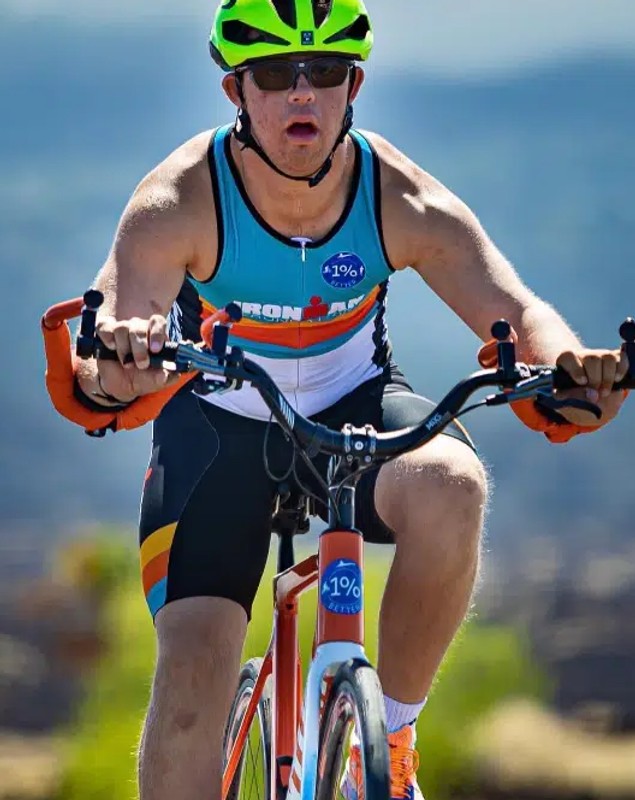 Primul atlet cu sindrom Down care termină cel mai faimos concurs Ironman din lume: „Barierele au căzut”