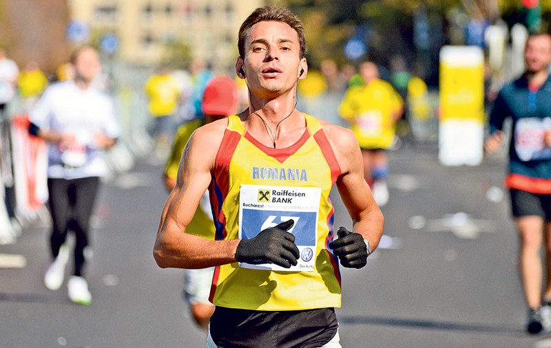 CAMPION din PASIUNE! Daniel Lupulescu munceşte ca noi toţi, dar a luat aur la naţionalele de maraton