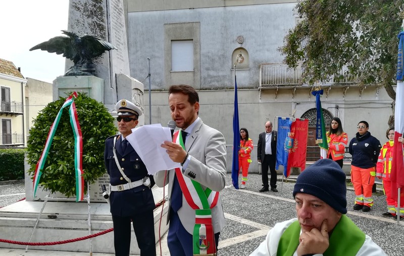 Un primar italian a răbufnit pe Facebook la adresa locuitorilor care nu stau în case: "Acum i-a apucat pe toţi alergatul"