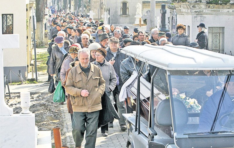 Naarghita, uitată de lumea artiştilor. Doar câţiva bătrânei nostalgici au condus-o pe ultimul drum