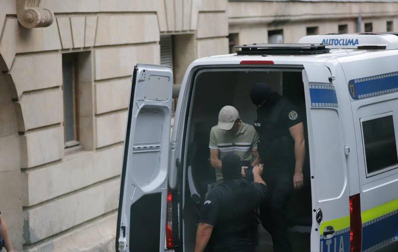 Alexandru Balan, arestat preventiv. A zâmbit sfidător când a ieșit din Curtea de Apel. E cercetat pentru spionaj și divulgarea secretelor României către Belarus