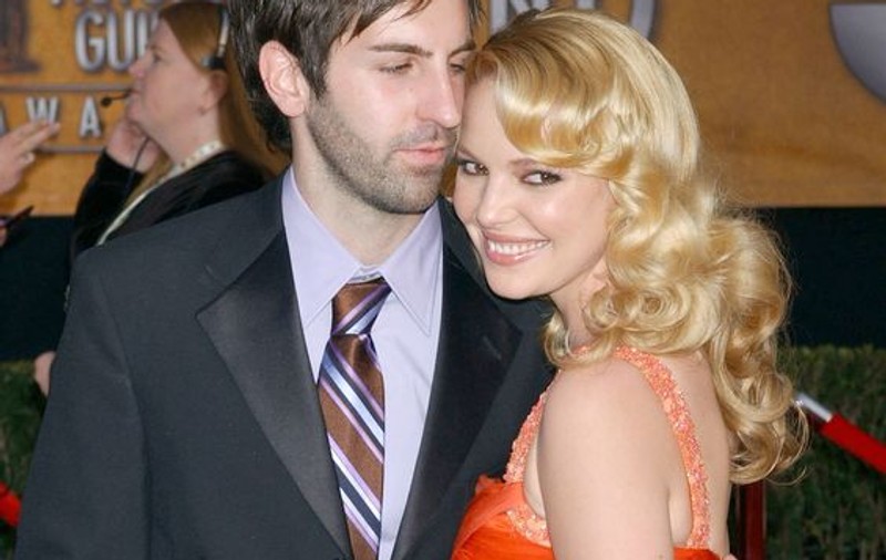 Soţul actriţei Katherine Heigl nu suportă să o vadă alături de alţi bărbaţi în filme