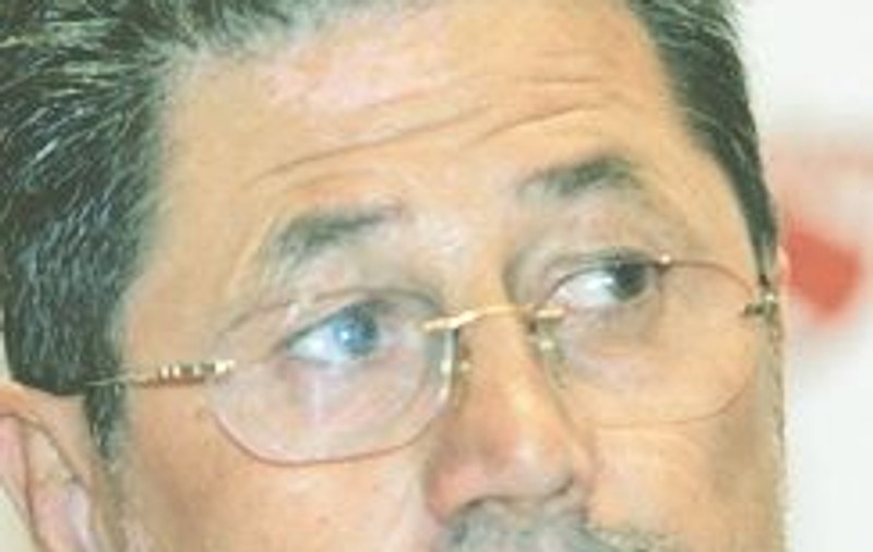 Cornel Dinu îşi simte sfârşitul aproape!