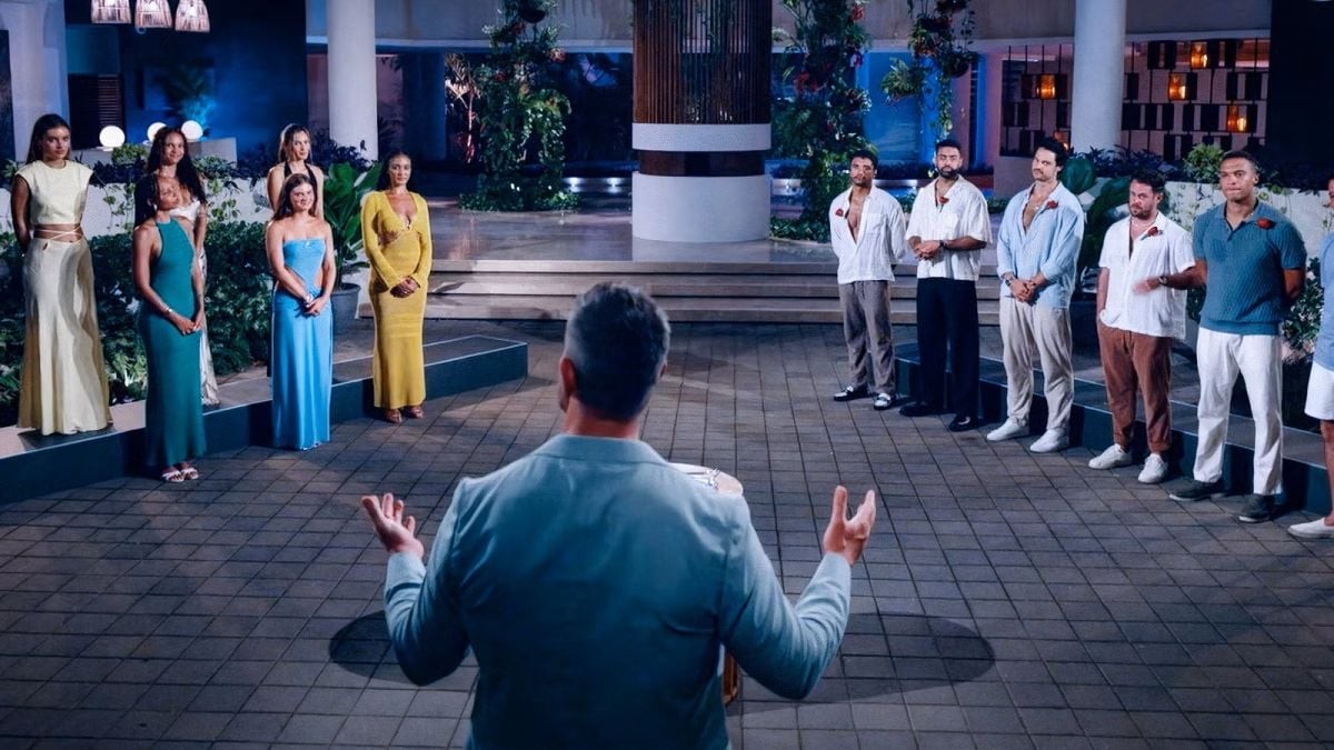 Cadru din emisiunea „Bachelor in Paradise”, ediția internațională a „Burlacii: Foc în Paradis”, show ce va fi difuzat în curând la PRO TV și pe VOYO