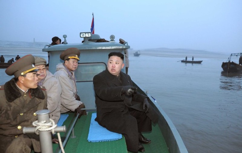 SECRETUL cel mai bine păzit al DICTATORULUI din COREEA DE NORD, DESCOPERIT! ”Kim Jong-un are o fiică pe care o ține ascunsă” Vezi cine spune asta!