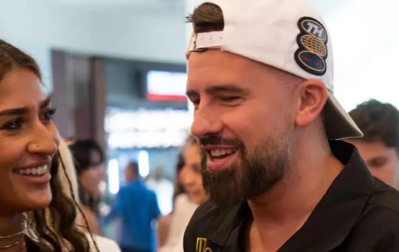 Ce a pățit Florin Ristei în timp ce mergea prin aeroport cu noua lui iubită, Yasmin Awad