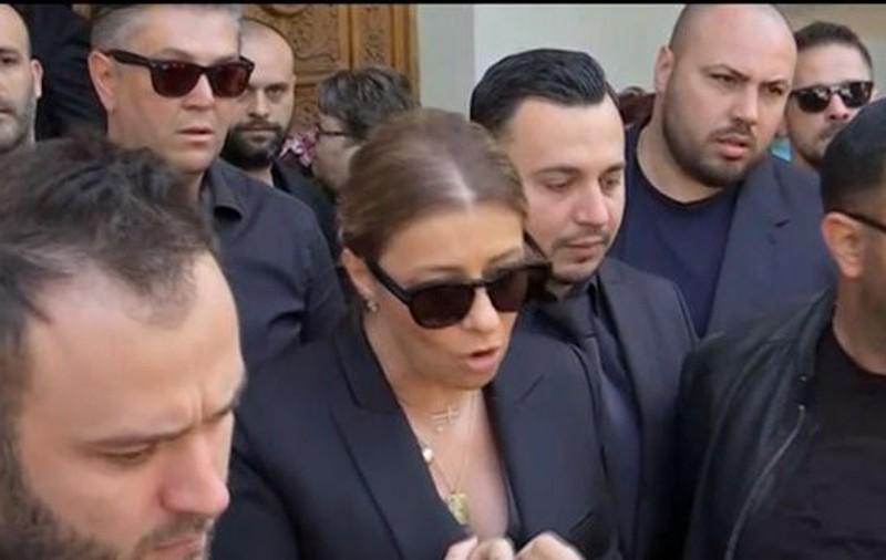 Ce a pus Anamaria Prodan în pachete pentru cei prezenți la înmormântarea mamei sale. Nimeni n-a plecat cu mâna goală