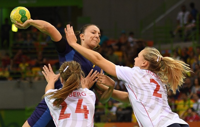 Jocurile Olimpice. România - Norvegia 27-28. Fetele noastre au pierdut la limită, după un adevărat război cu nordicele. Egalul ne ducea în ”sferturi"