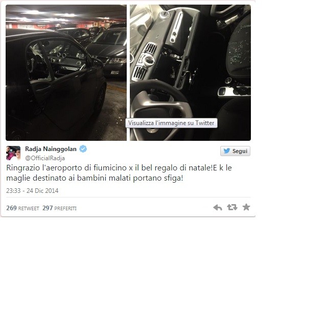 Masina vandalizată a fotbalistului de la AS Roma. foto: Twitter