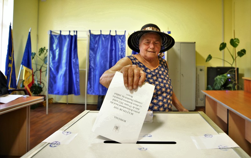 Reportaj | Premieră pentru democraţia din România. În comuna Dumbrăvița a fost referendum pentru demiterea primarului.  Nu a fost însă validat, din lipsă de cvorum