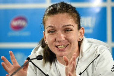 epa05087278 Simona Halep of Romania gestures during a press conference on day 2 of the Brisbane International Tennis Tournament in Brisbane, Australia 04 January 2016. EPA/DAVE HUNT AUSTRALIA AND NEW ZEALAND OUT