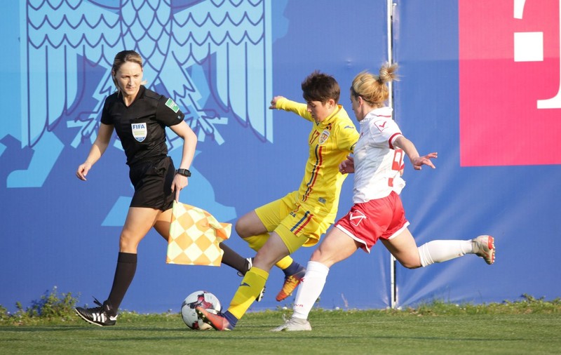 Echipe de fotbal feminin pentru toate cluburile masculine din Liga 1