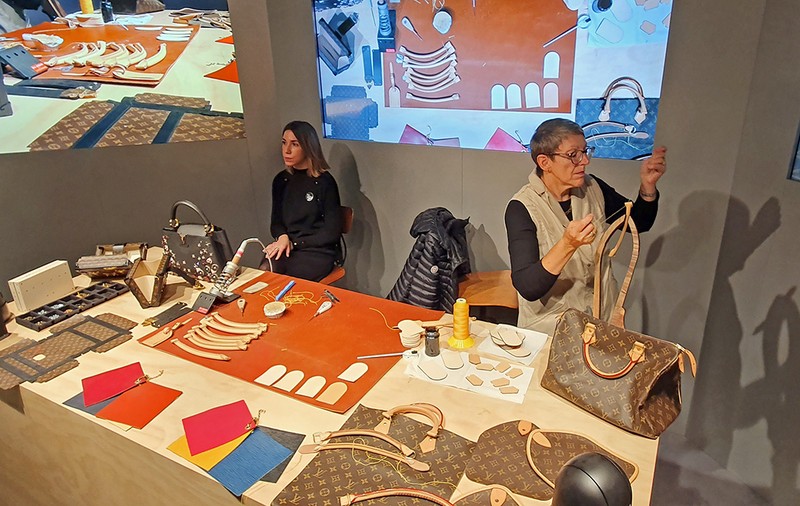 O afacere de miliarde de euro într-o capsulă a timpului. Cum a început istoria Louis Vuitton și ce legătură are iluzionistul Houdini cu renumitul brand