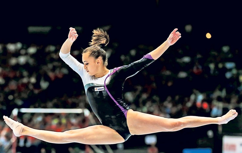 Larisa Iordache a câştigat singura medalie a delegaţiei României la Mondialele de gimnastică