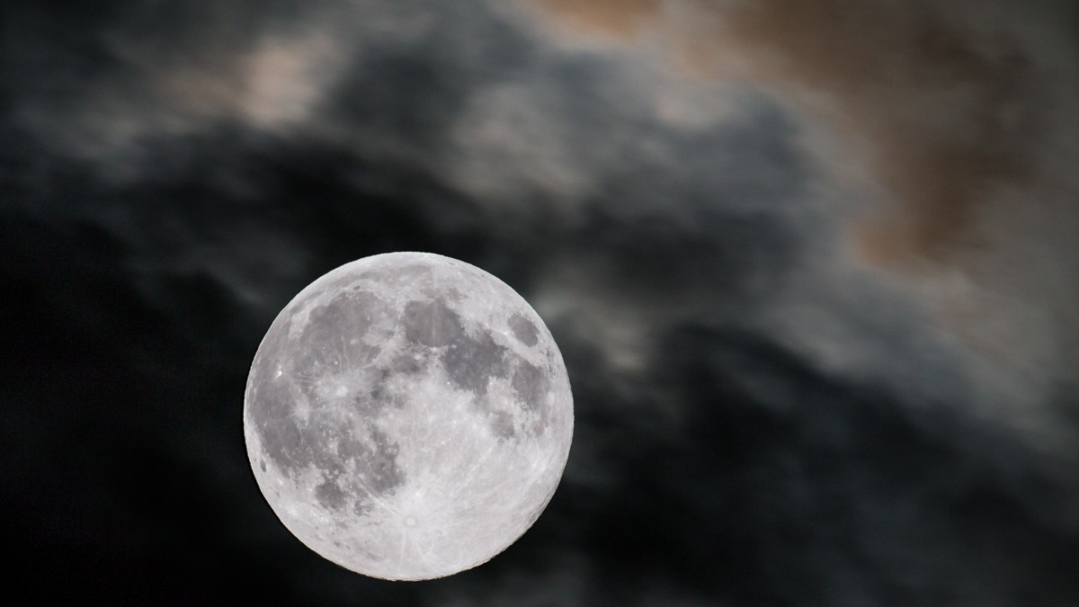 Luna plina din 24 februarie 2024