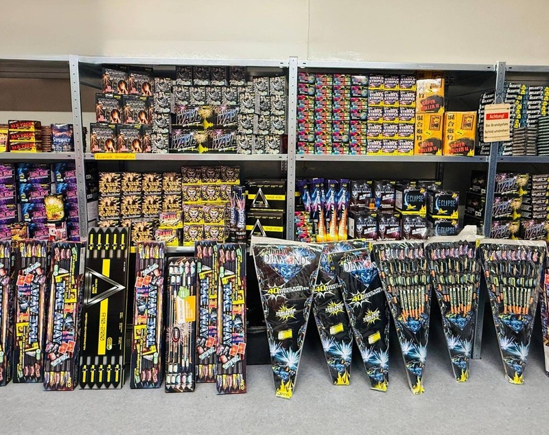Poliția a golit un subsol plin cu 330 de kilograme de artificii, în Germania: „S-a lăudat cu ele la masa de Crăciun”