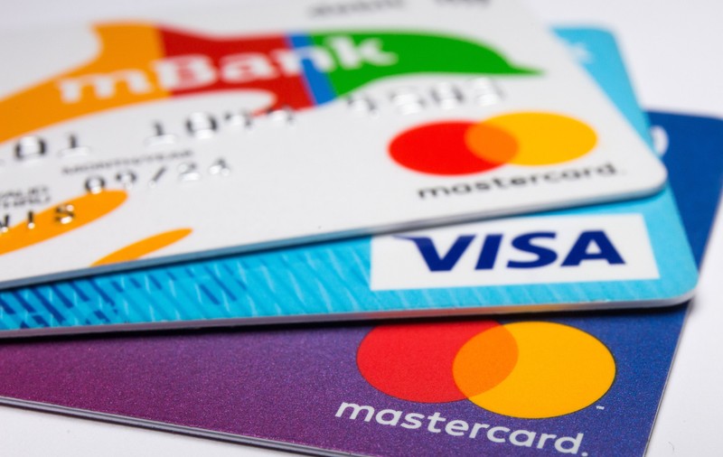 Agențiile turistice din Rusia organizează călătorii în Uzbekistan pentru ca rușii să obțină carduri Visa și MasterCard